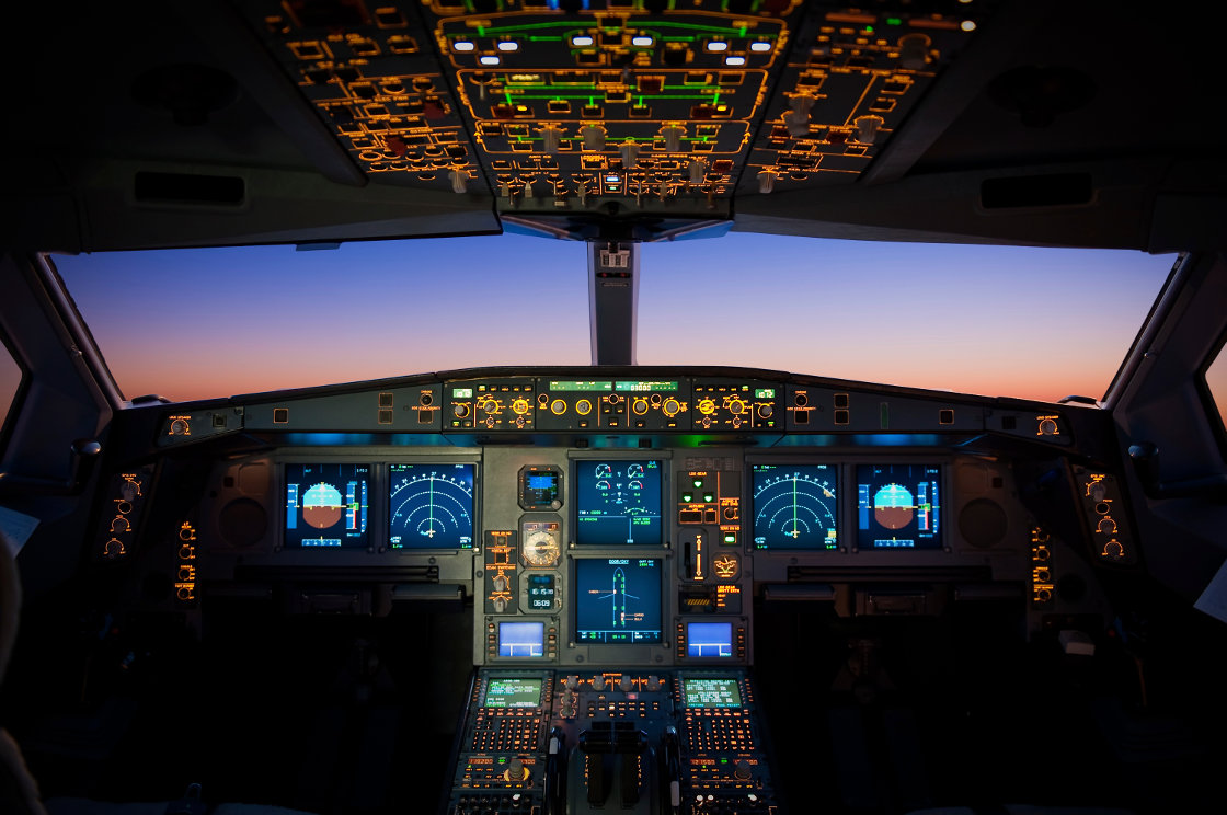 EFI890R GLASS COCKPIT DISPLAYS